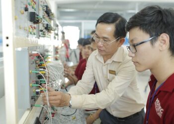 Kỹ thuật viên điện tử an ninh mạng làm gì?