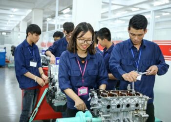 Kỹ thuật viên điện tử điều khiển công nghiệp làm gì?